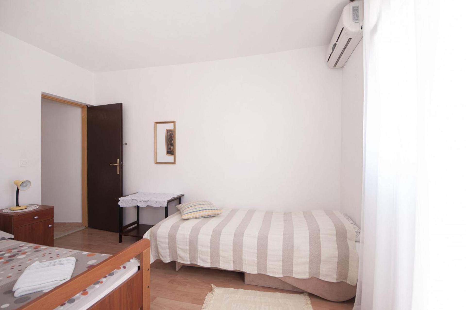 Apartments Mira Splitska Exterior photo